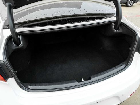 Used 2019 Kia Cadenza Premium image 55