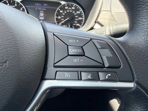 Used 2025 Nissan Altima 2.5 SV FWD image 25