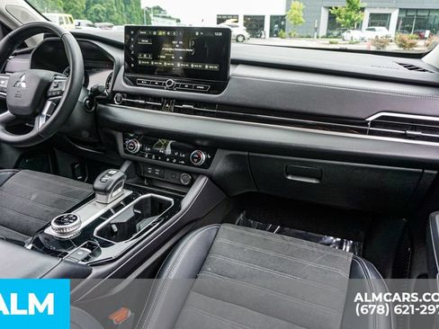 Used 2025 Mitsubishi Outlander SE FWD image 27