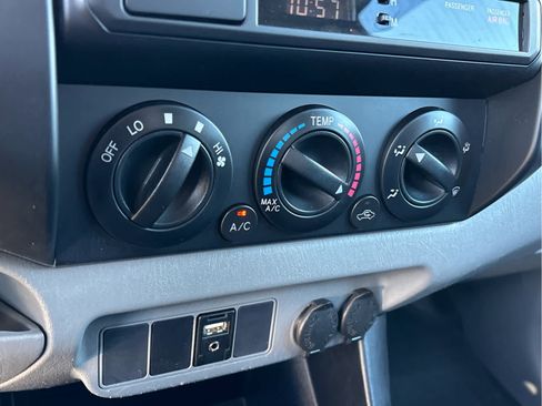 Used 2014 Toyota Tacoma 2WD Access Cab image 15