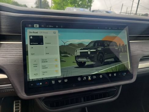 Used 2024 Rivian R1S Adventure AWD/4WD image 21