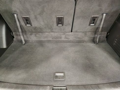 Used 2023 Chevrolet Traverse LT FWD image 54