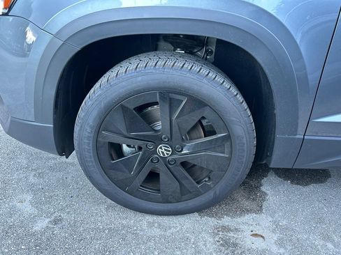 Used 2026 Volkswagen Taos SE FWD image 53