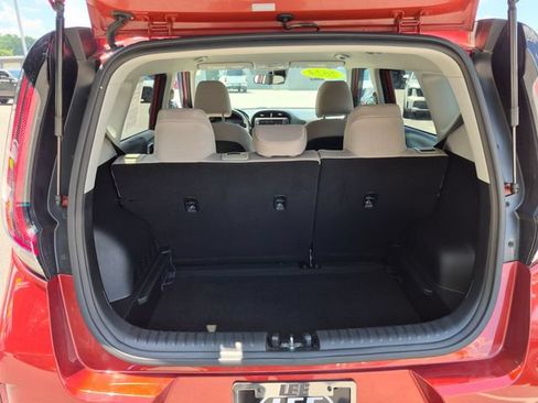 Used 2024 Kia Soul LX w/ Option Group 015 FWD image 21