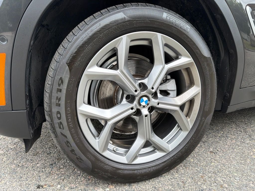 Used 2024 BMW X4 xDrive30i AWD/4WD image 13
