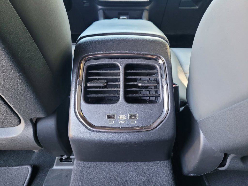 Used 2023 VinFast VF 8 Plus AWD/4WD image 17
