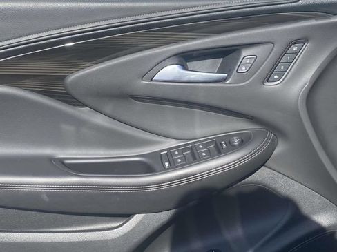 Used 2019 Buick Envision Essence FWD image 14