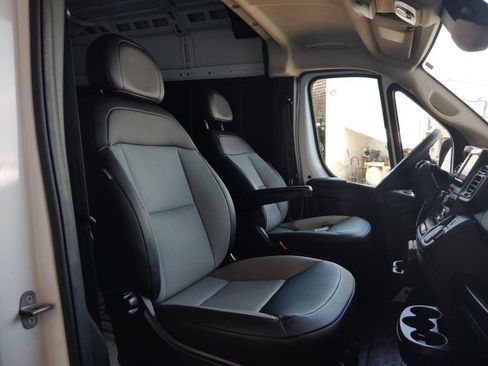 Used 2025 RAM ProMaster 2500 w/ Convenience Group FWD image 13