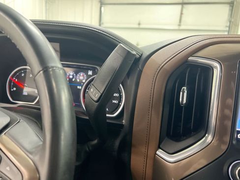 Used 2023 Chevrolet Silverado 2500 High Country image 17