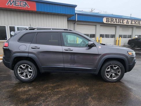 Used 2019 Jeep Cherokee Trailhawk w/ Comfort/Convenience Group image 13