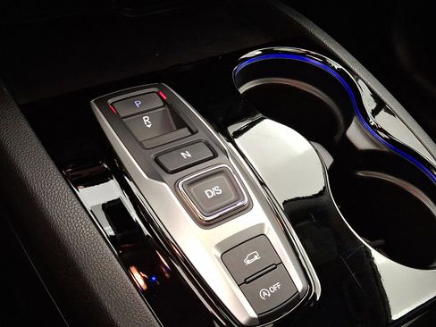 Used 2018 Honda Pilot Touring image 12