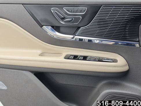 Used 2022 Lincoln Corsair AWD w/ Equipment Group 101A image 14