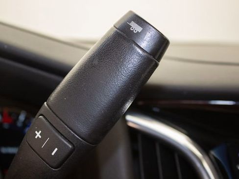 Used 2018 Cadillac Escalade Luxury image 35