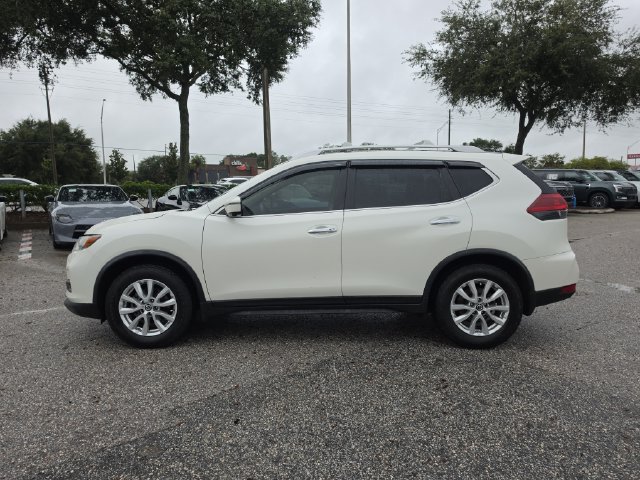 Used 2018 Nissan Rogue SV w/ Sun & Sound Touring Package FWD image 5