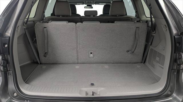Used 2018 Toyota Highlander LE FWD image 19
