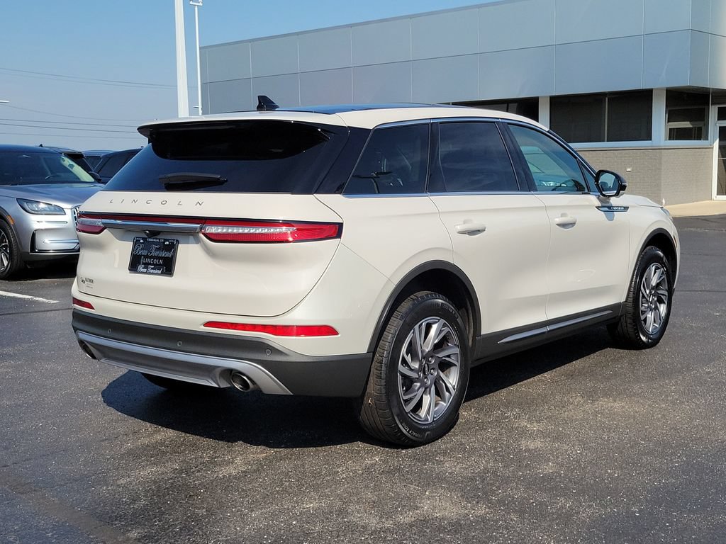 Certified 2023 Lincoln Corsair AWD w/ Equipment Group 101A image 4
