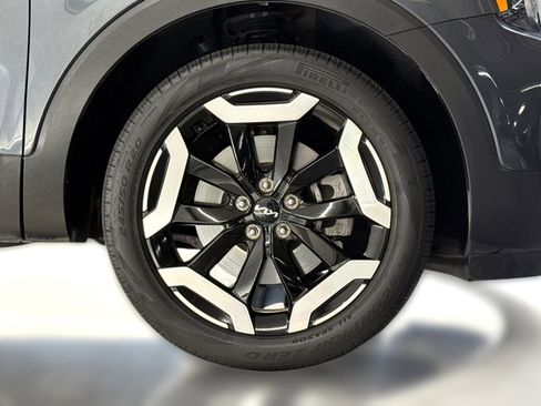 Used 2023 Kia Telluride EX w/ EX Captain's Chair Package FWD image 12