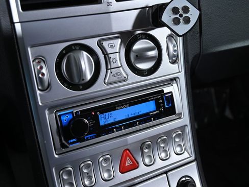 Used 2005 Chrysler Crossfire Convertible image 17