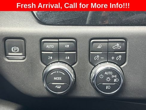 Used 2023 GMC Sierra 1500 SLT w/ SLT Premium Package AWD/4WD image 9