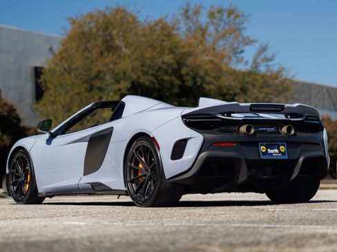 Used 2016 McLaren 675LT Spider image 8