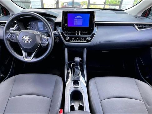 Used 2023 Toyota Corolla Cross LE AWD/4WD image 7