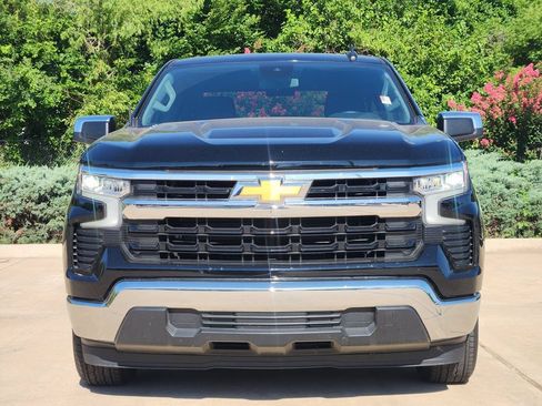 Used 2025 Chevrolet Silverado 1500 LT RWD image 2