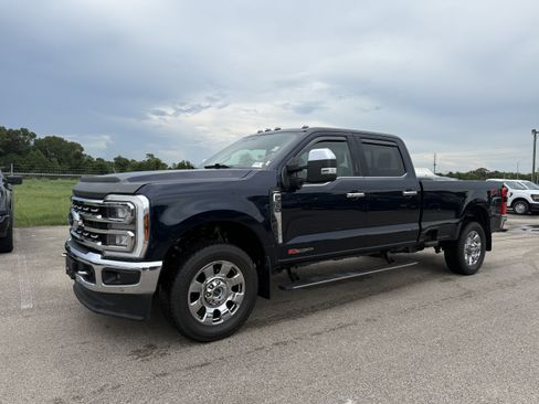 Used 2024 Ford F350 Lariat w/ Lariat Ultimate Package AWD/4WD image 4