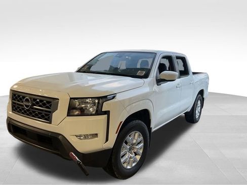 Used 2022 Nissan Frontier SV image 3