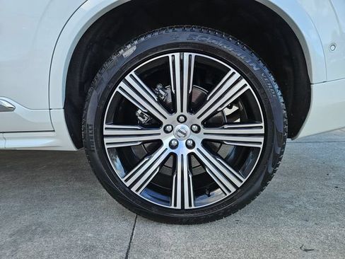Used 2025 Volvo XC90 T8 Plus w/ Protection Package Premier AWD/4WD image 9