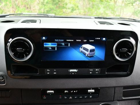 Used 2024 Mercedes-Benz Sprinter 2500 image 64