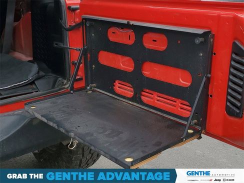 Used 2018 Jeep Wrangler Unlimited Sport image 26