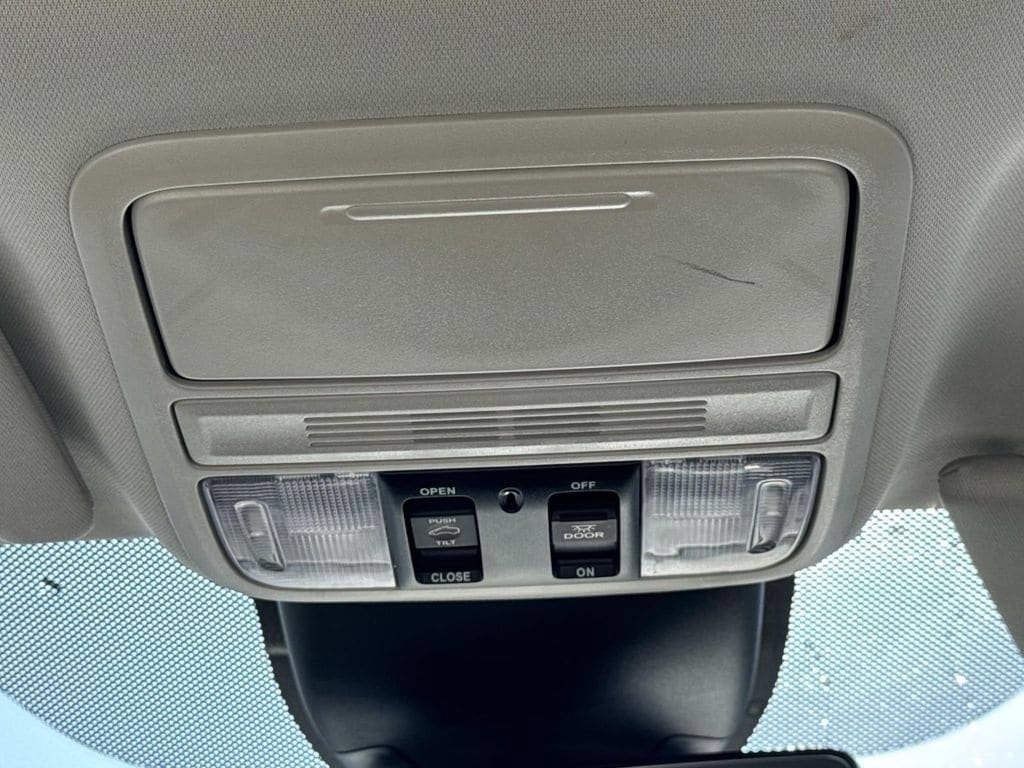 Used 2025 Honda Odyssey EX-L image 18