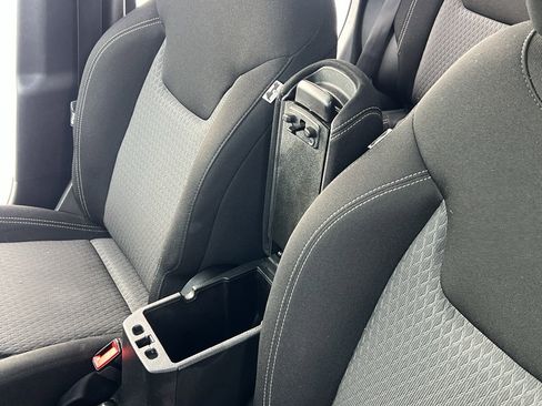 Used 2021 Jeep Renegade Latitude w/ Sun & Sound Group image 20