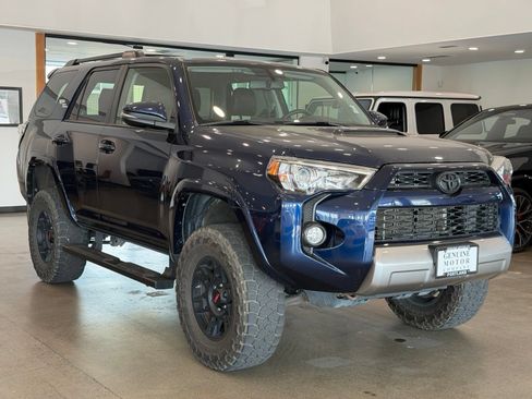 Used 2019 Toyota 4Runner TRD Off-Road Premium AWD/4WD image 3