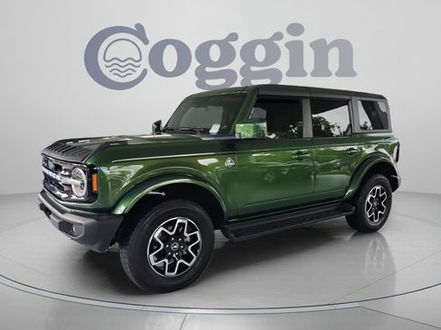 Certified 2025 Ford Bronco Outer Banks AWD/4WD image 1