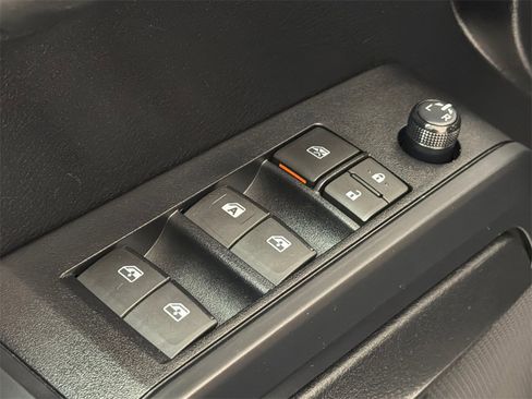 Used 2022 Toyota Tacoma SR image 22