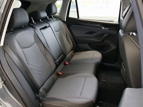 New 2026 Volkswagen Tiguan SE image 15