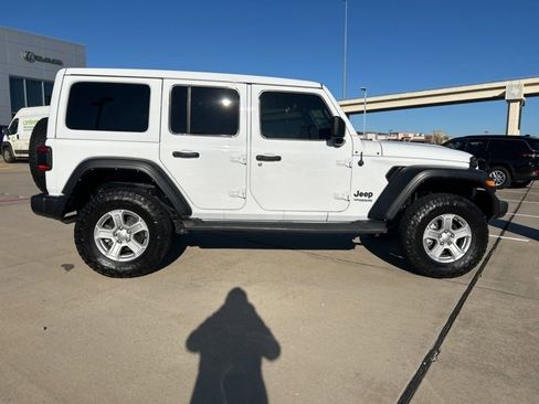 Used 2022 Jeep Wrangler Unlimited Sport w/ Sun And Sound Package image 15