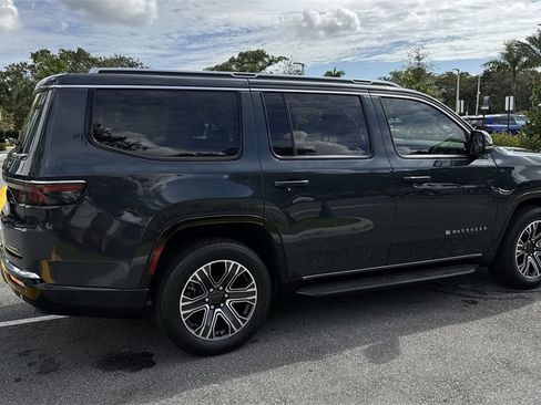 Used 2023 Jeep Wagoneer Series II image 5