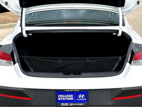 Used 2025 Hyundai Elantra Blue image 33