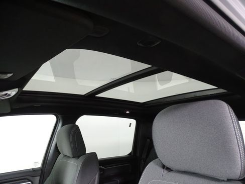 New 2026 RAM 1500 4x4 Crew Cab image 11