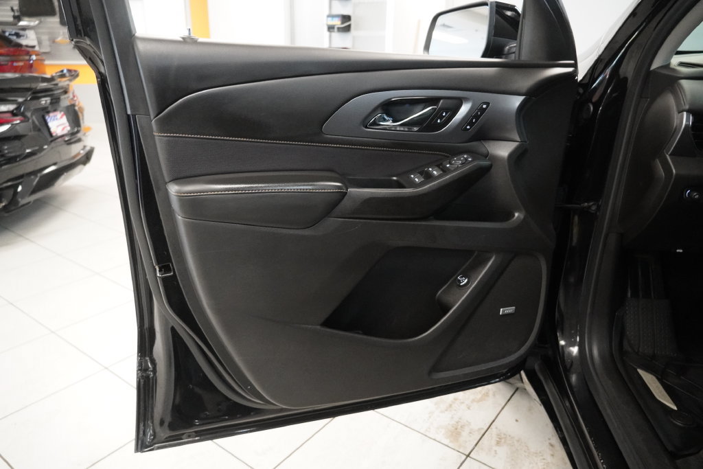 Used 2021 Chevrolet Traverse Premier w/ Redline Edition AWD/4WD image 6