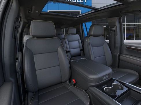 New 2026 Chevrolet Suburban Premier w/ Sun And Tow Package AWD/4WD image 16