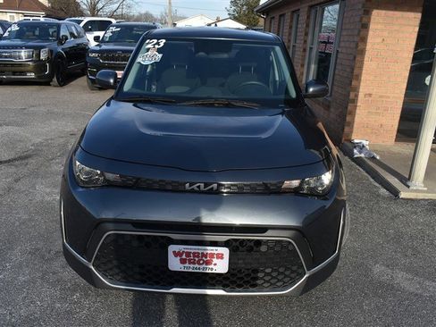Used 2023 Kia Soul LX w/ LX Technology Package FWD image 7