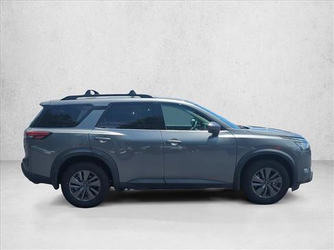 Used 2023 Nissan Pathfinder SV FWD image 4