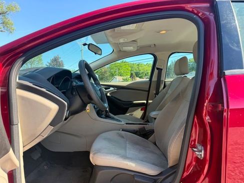 Used 2015 Ford Focus SE FWD image 7