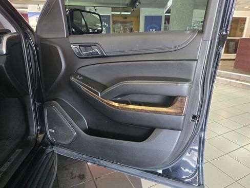 Used 2020 Chevrolet Suburban LT image 13