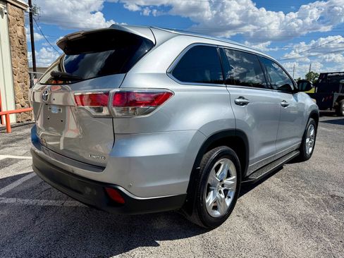 Used 2015 Toyota Highlander Limited Platinum FWD image 3