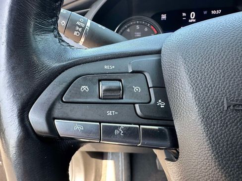 Used 2023 Cadillac XT4 Premium Luxury w/ Technology Package AWD/4WD image 17