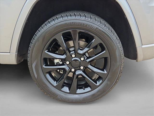 Used 2021 Jeep Grand Cherokee Laredo X AWD/4WD image 24